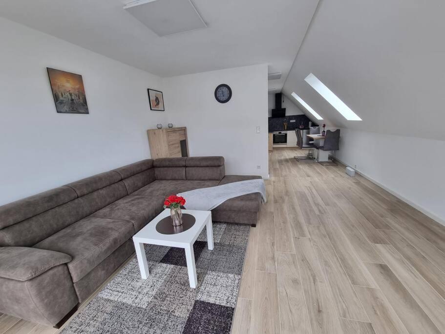 Apartment New & Modern Near Duesseldorf