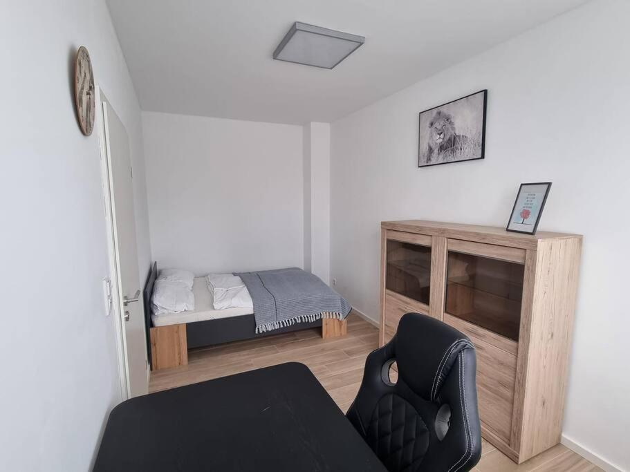 New & Modern Near Duesseldorf Apartment *